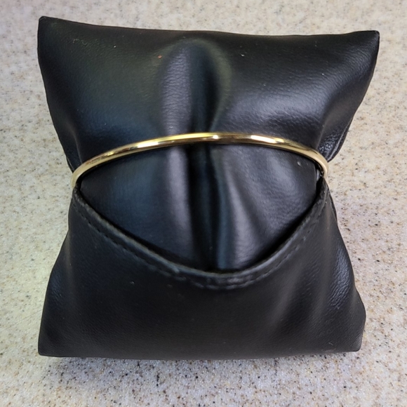 Bracelet gold tone with two beads. - Picture 7 of 7